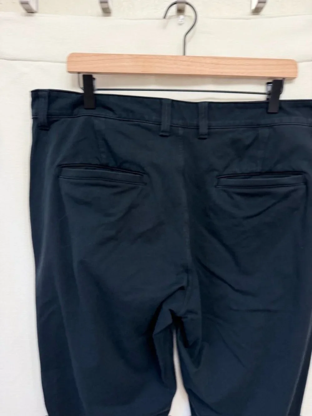 TravisMathew Right On Time Comfort Tech Chino Pants Black Size 36 x 32
